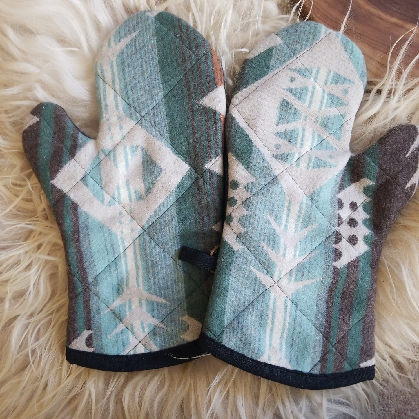 Agate Beach Oven Mitts